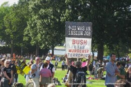 L'érosion de la démocratie par le complotisme