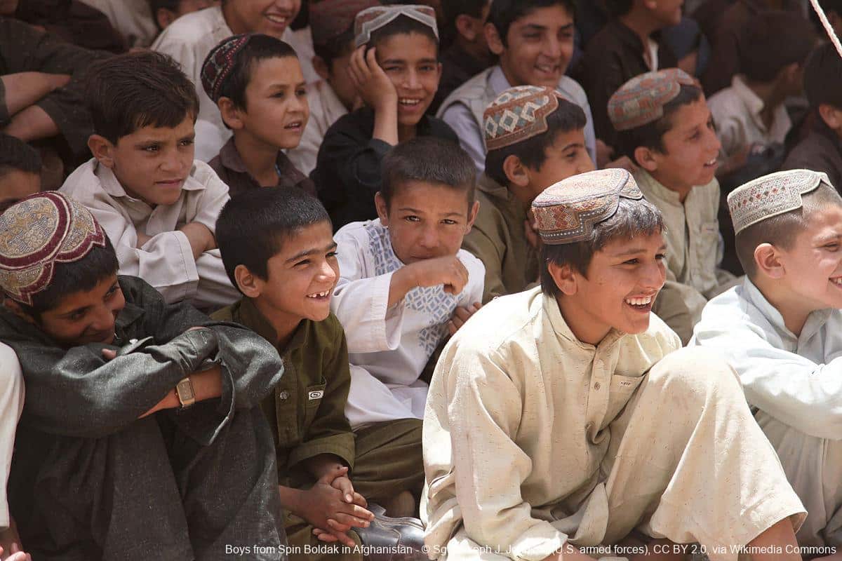 Boys-from-Spin-Boldak-in-Afghanistan-©-Sgt.-Joseph-J.-Johnson-U.S.-armed-forces-CC-BY-2.0-via-Wikimedia-Commons